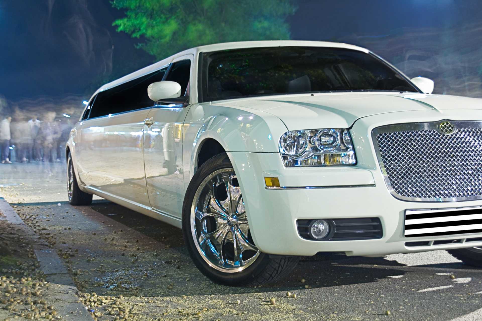 8 Toronto Tourist Attractions to See While Using a Luxury Limo Service